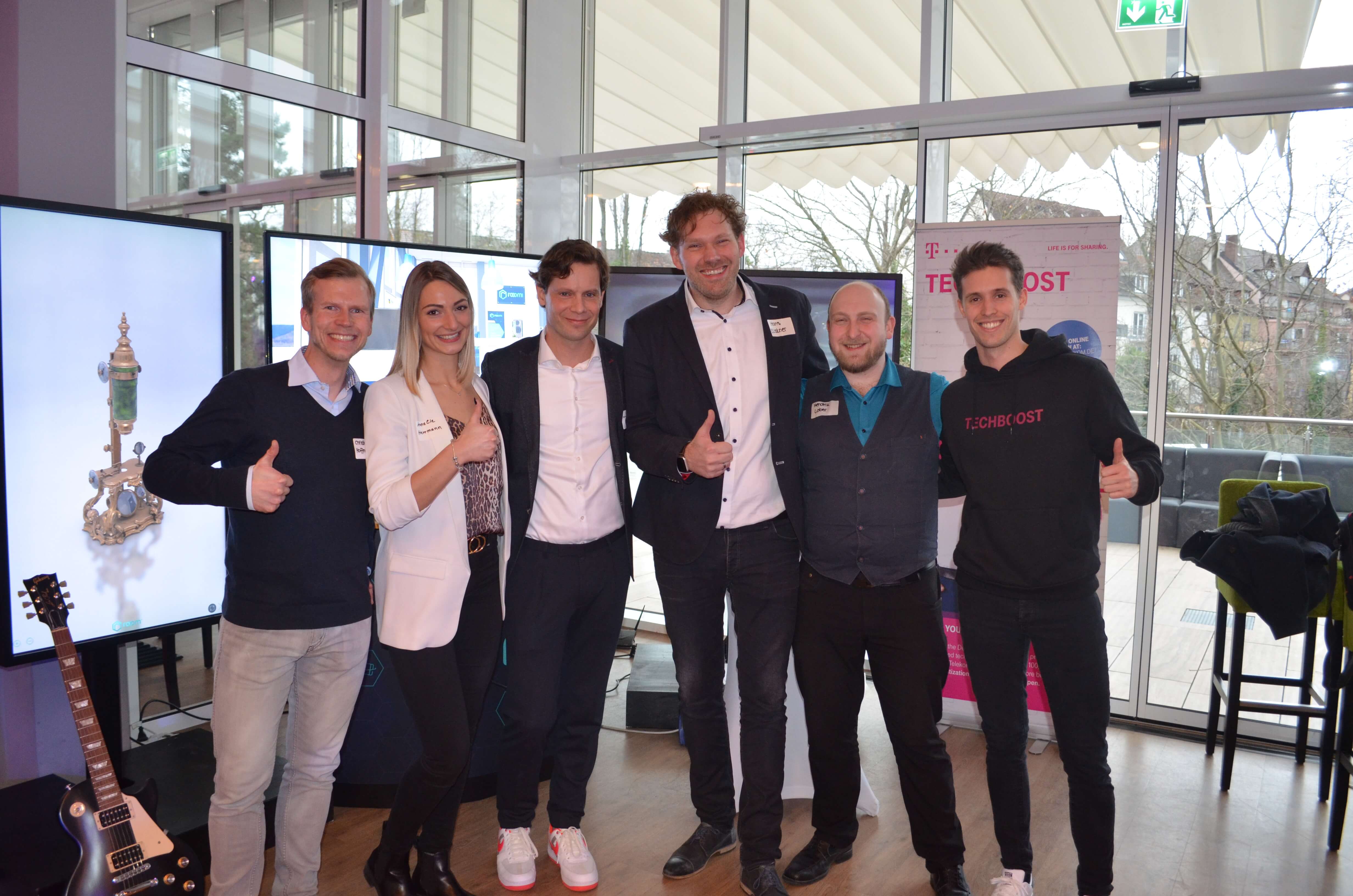 Hans Elstner mit rooom Team und Techboost